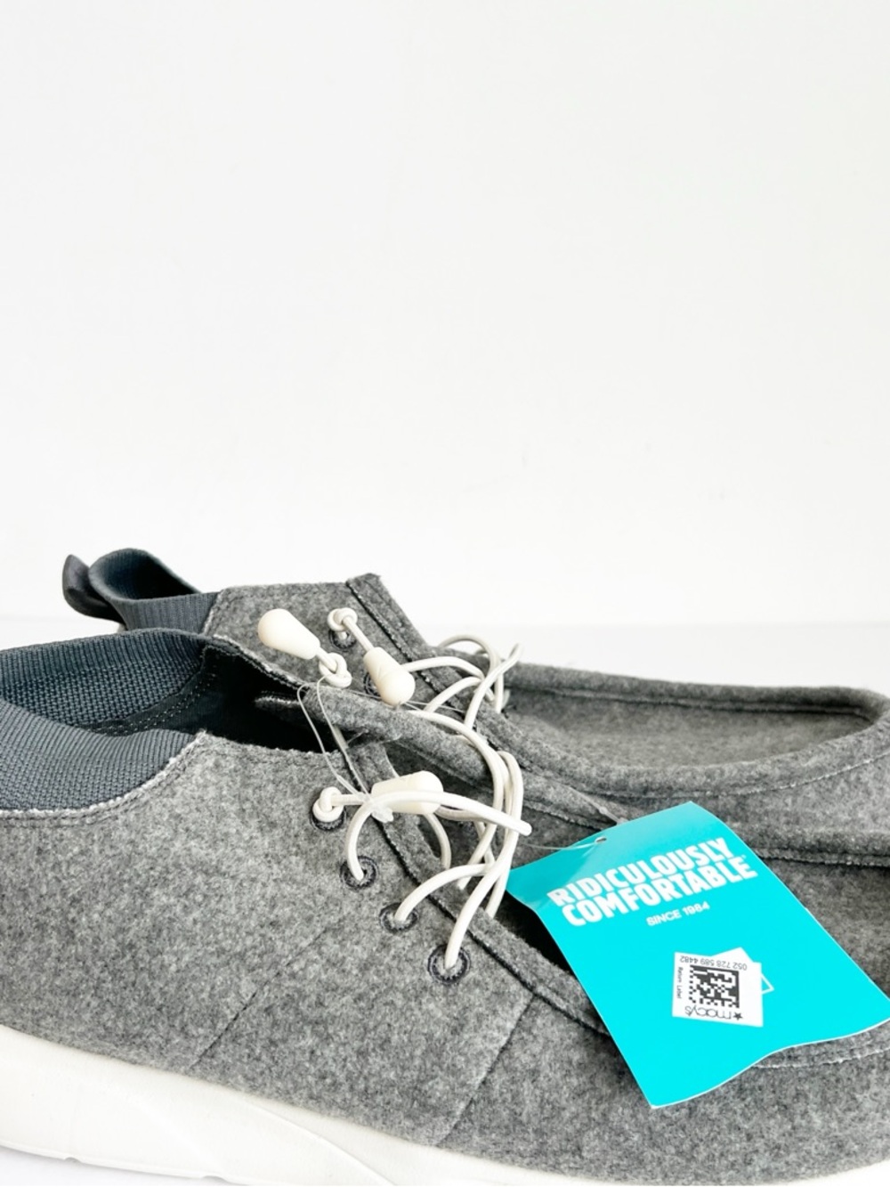 NWT 10.5 Reef Gray Slip-On Loafers with White Laces